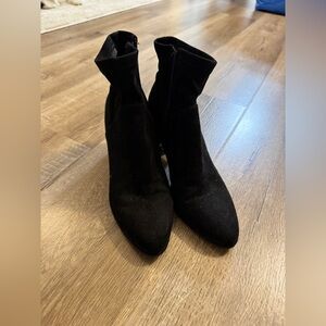 Marc Fisher suede almond toe block heel